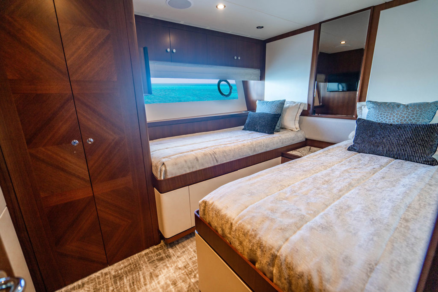 Slide: The Image of Ocean Alexander 100 2018 - 47