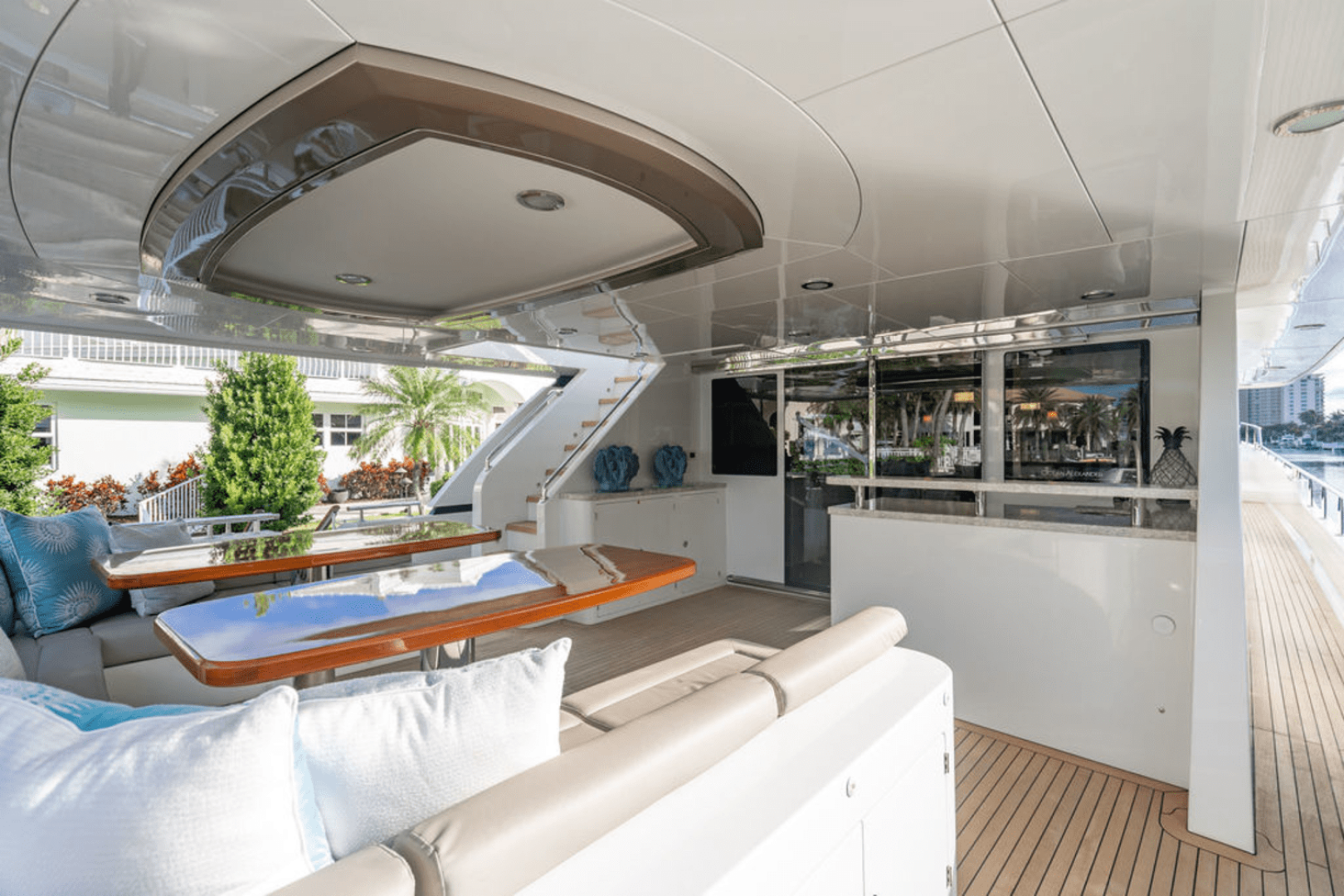 Slide: The Image of Ocean Alexander 100 MY 2020 - 4964077