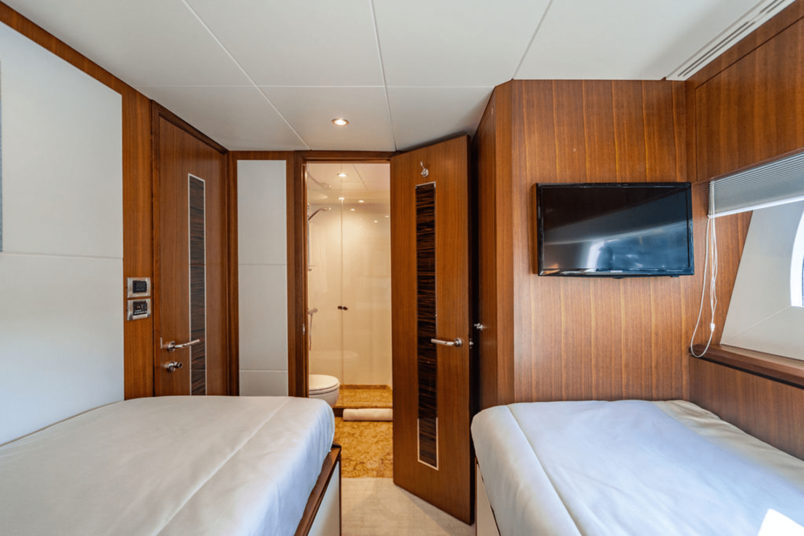 Slide: The Image of Ocean Alexander 100 MY 2020 - 4964119