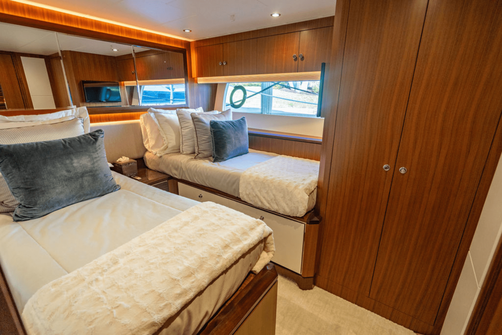 Slide: The Image of Ocean Alexander 100 MY 2020 - 4964121