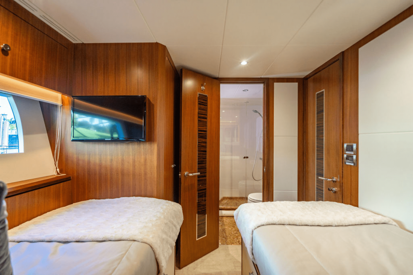 Slide: The Image of Ocean Alexander 100 MY 2020 - 4964122