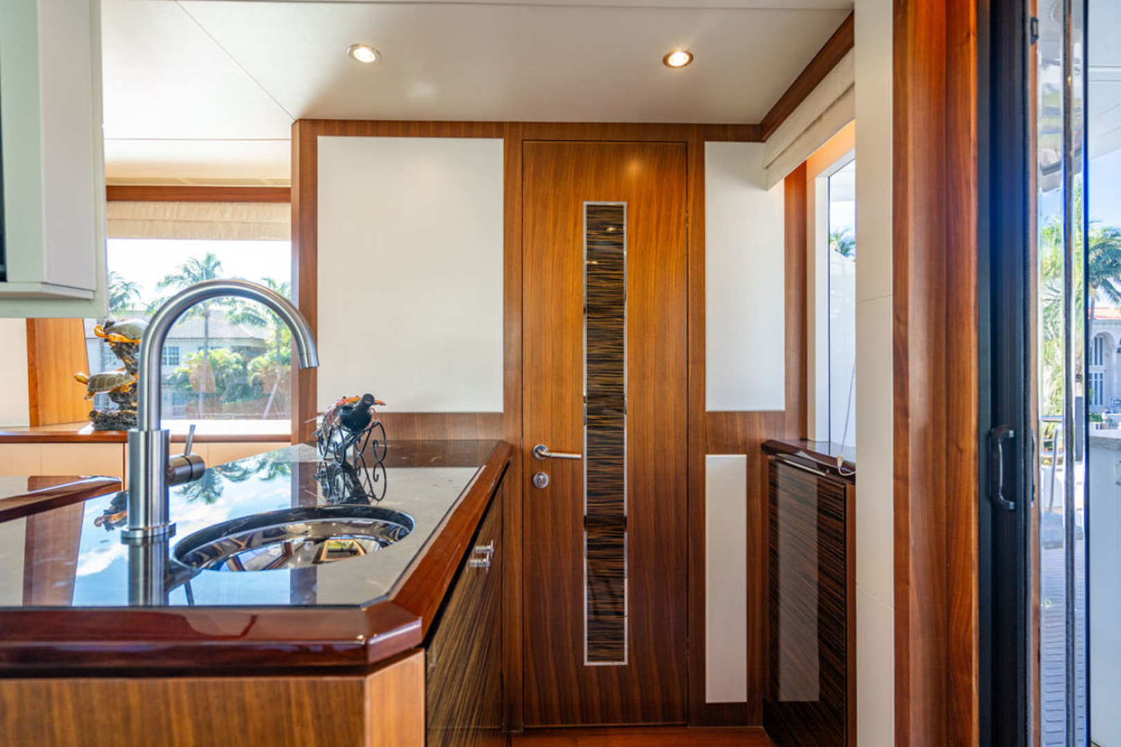 Slide: The Image of Ocean Alexander 100 MY 2020 - 4964131