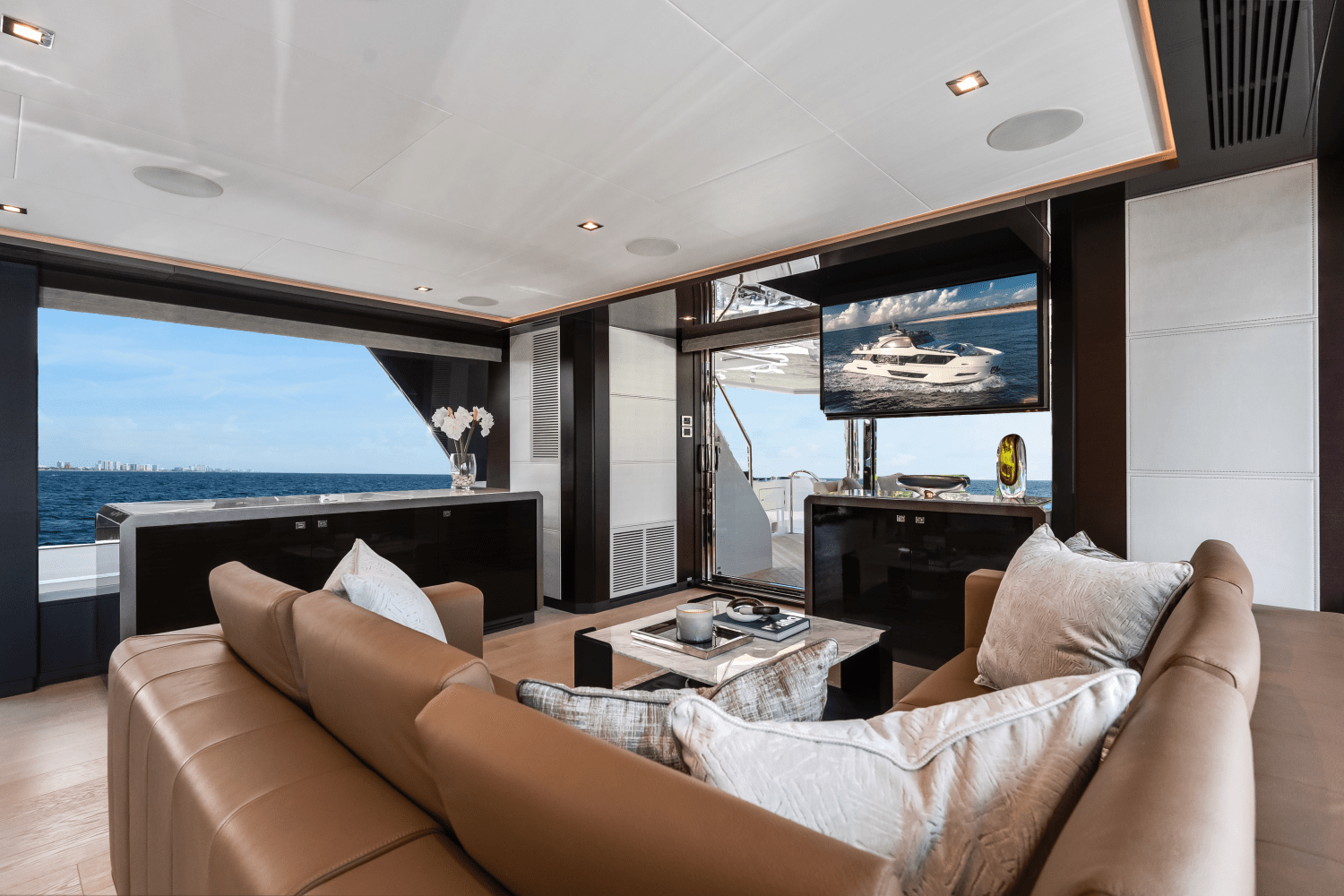 Slide: The Image of Ocean Alexander 28 Explorer 2023 - 11
