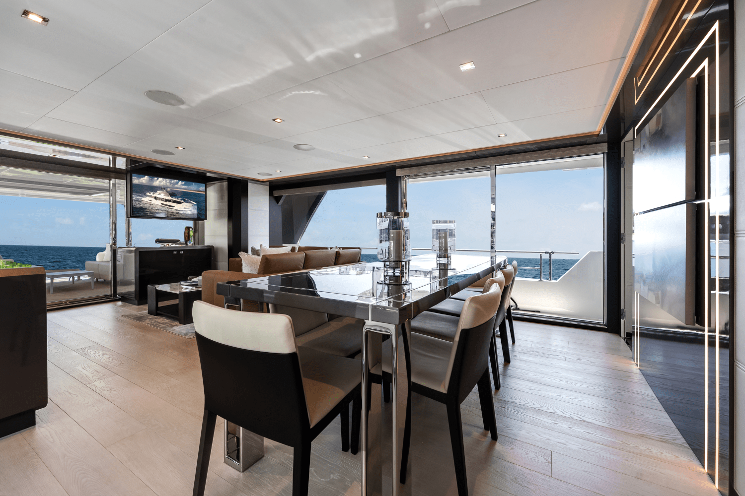 Slide: The Image of Ocean Alexander 28 Explorer 2023 - 12