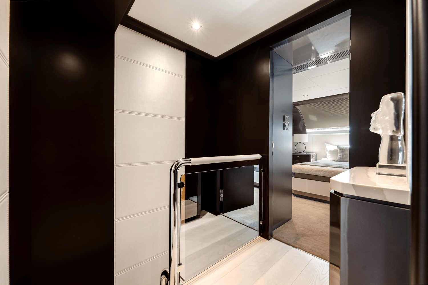 Slide: The Image of Ocean Alexander 28 Explorer 2023 - 18