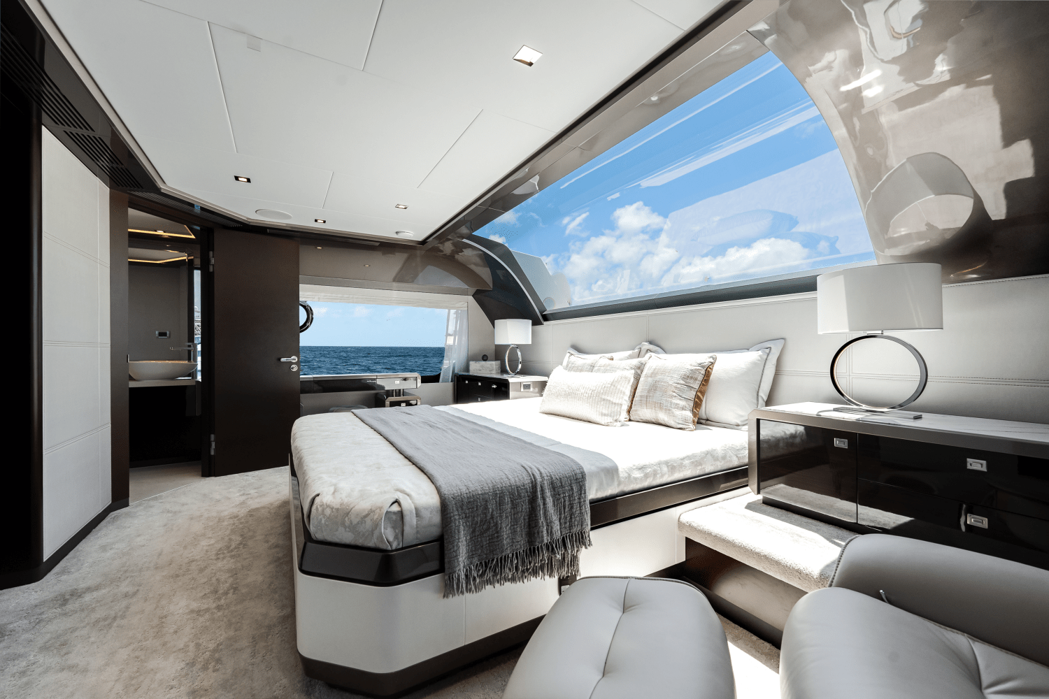 Slide: The Image of Ocean Alexander 28 Explorer 2023 - 21