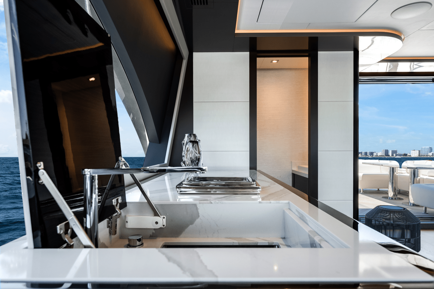 Slide: The Image of Ocean Alexander 28 Explorer 2023 - 34