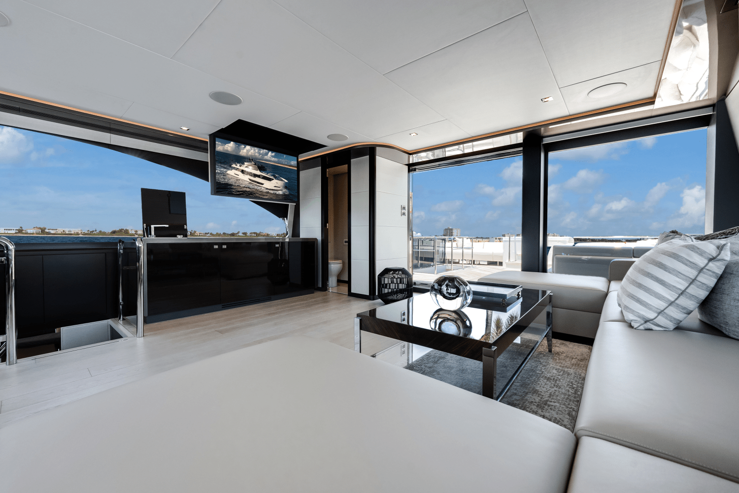 Slide: The Image of Ocean Alexander 28 Explorer 2023 - 37