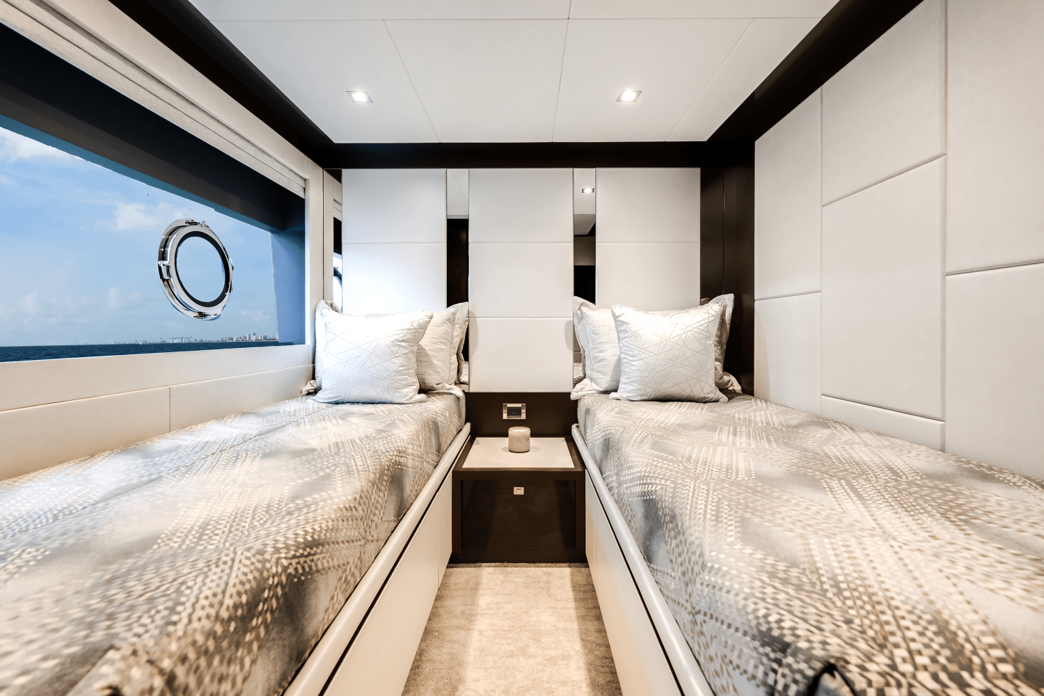Slide: The Image of Ocean Alexander 28 Explorer 2023 - 46