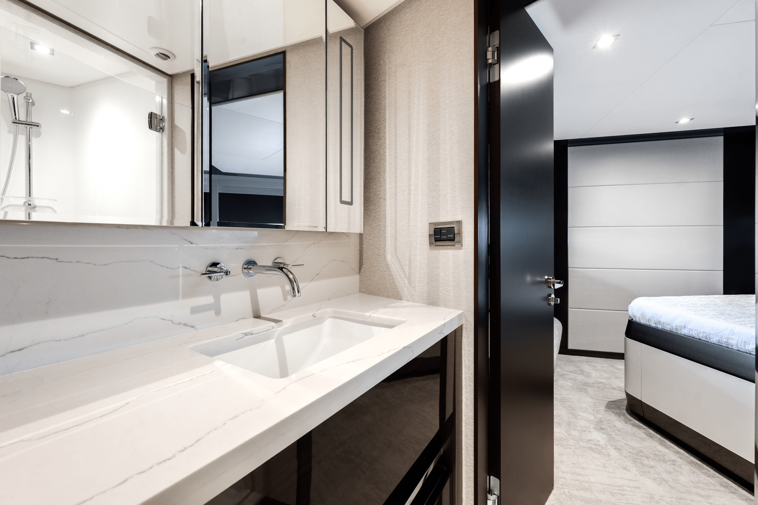 Slide: The Image of Ocean Alexander 28 Explorer 2023 - 51