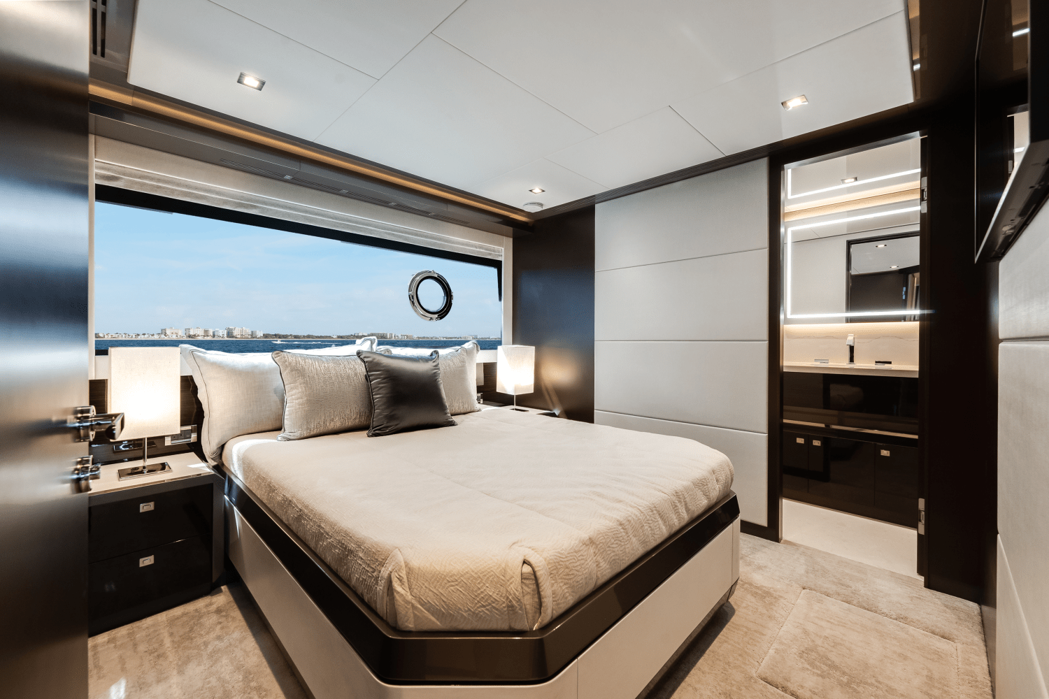 Slide: The Image of Ocean Alexander 28 Explorer 2023 - 52