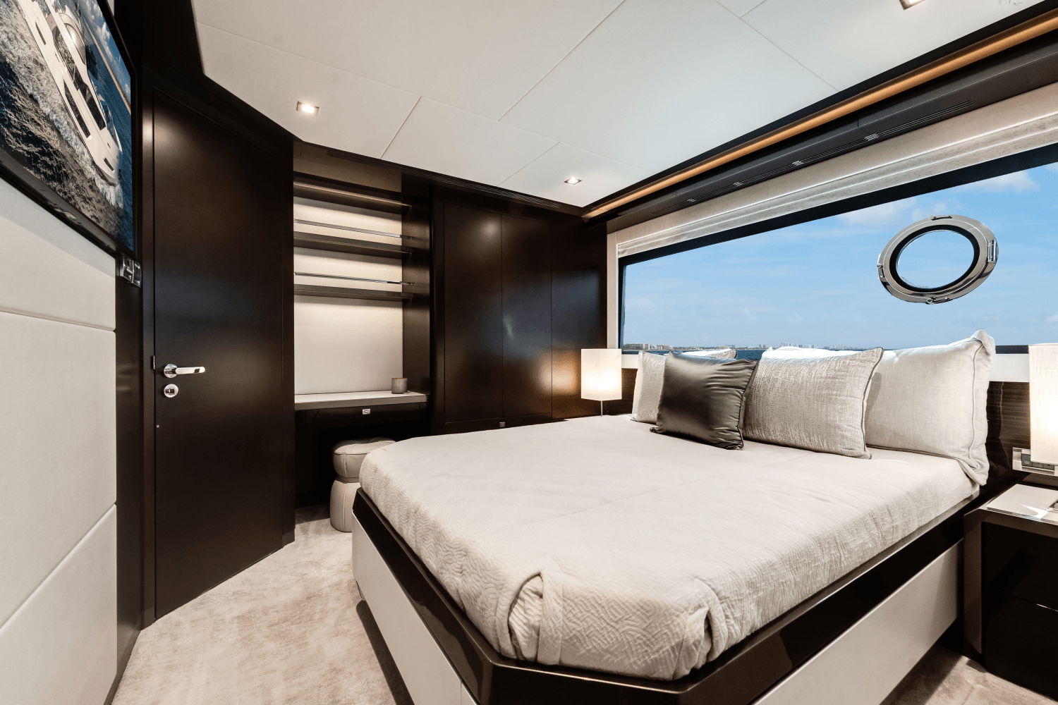 Slide: The Image of Ocean Alexander 28 Explorer 2023 - 53