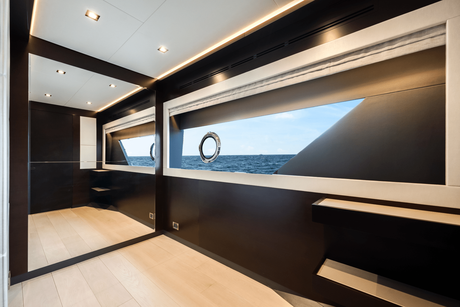 Slide: The Image of Ocean Alexander 28 Explorer 2023 - 57