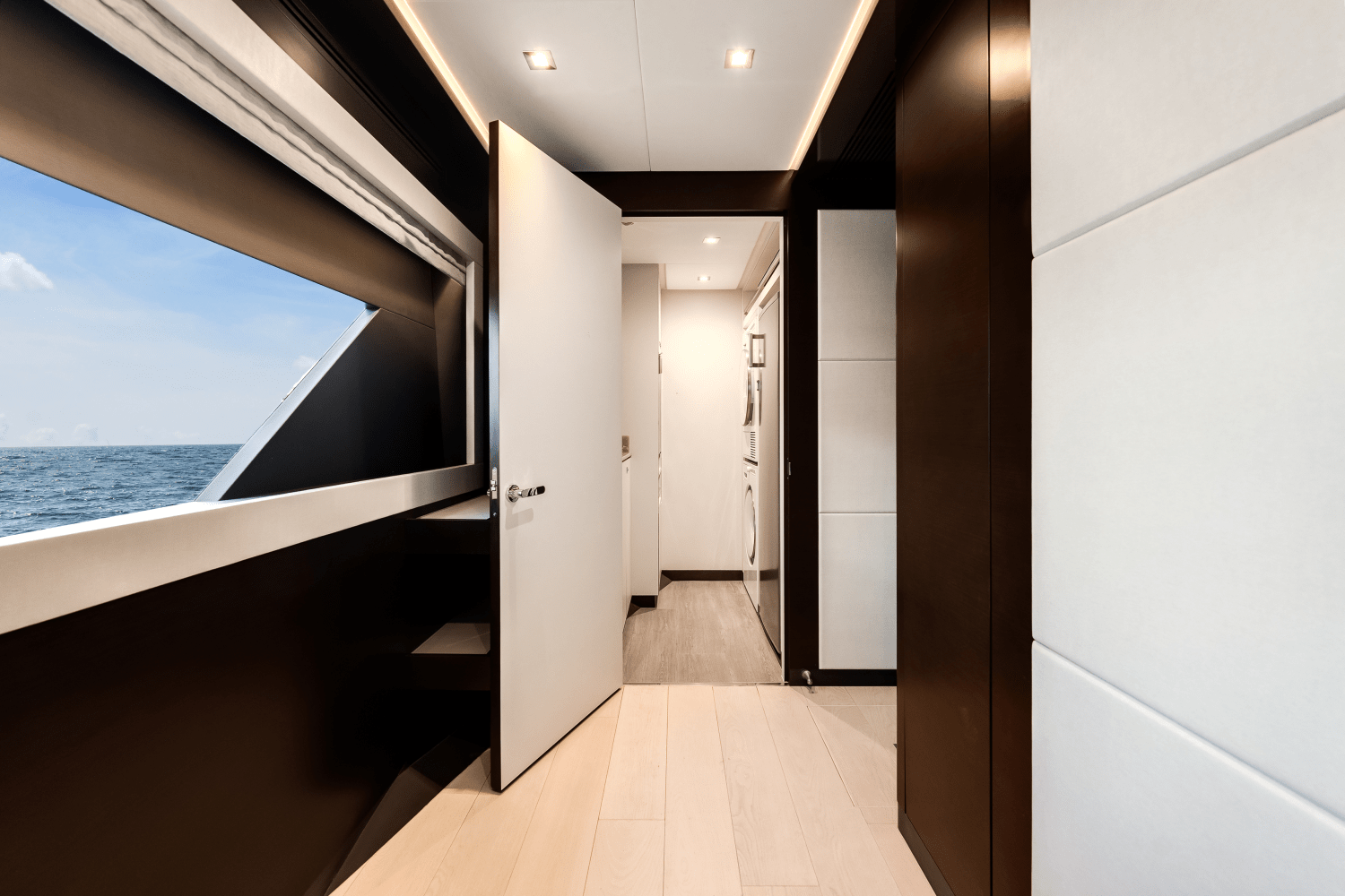 Slide: The Image of Ocean Alexander 28 Explorer 2023 - 58