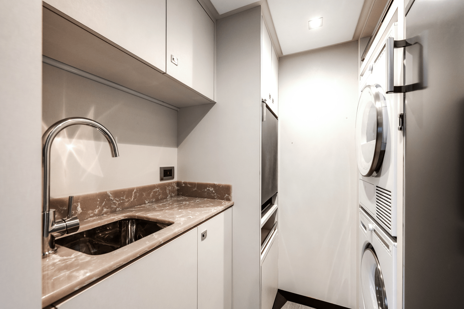 Slide: The Image of Ocean Alexander 28 Explorer 2023 - 59