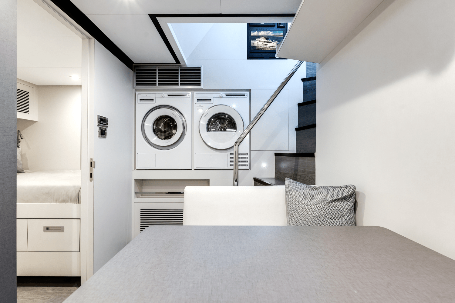 Slide: The Image of Ocean Alexander 28 Explorer 2023 - 61