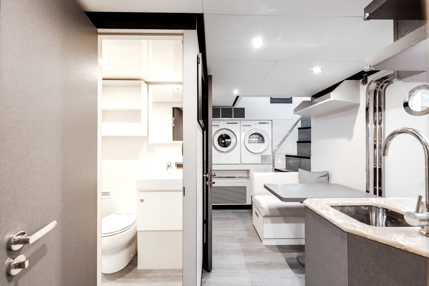 Slide: The Image of Ocean Alexander 28 Explorer 2023 - 65