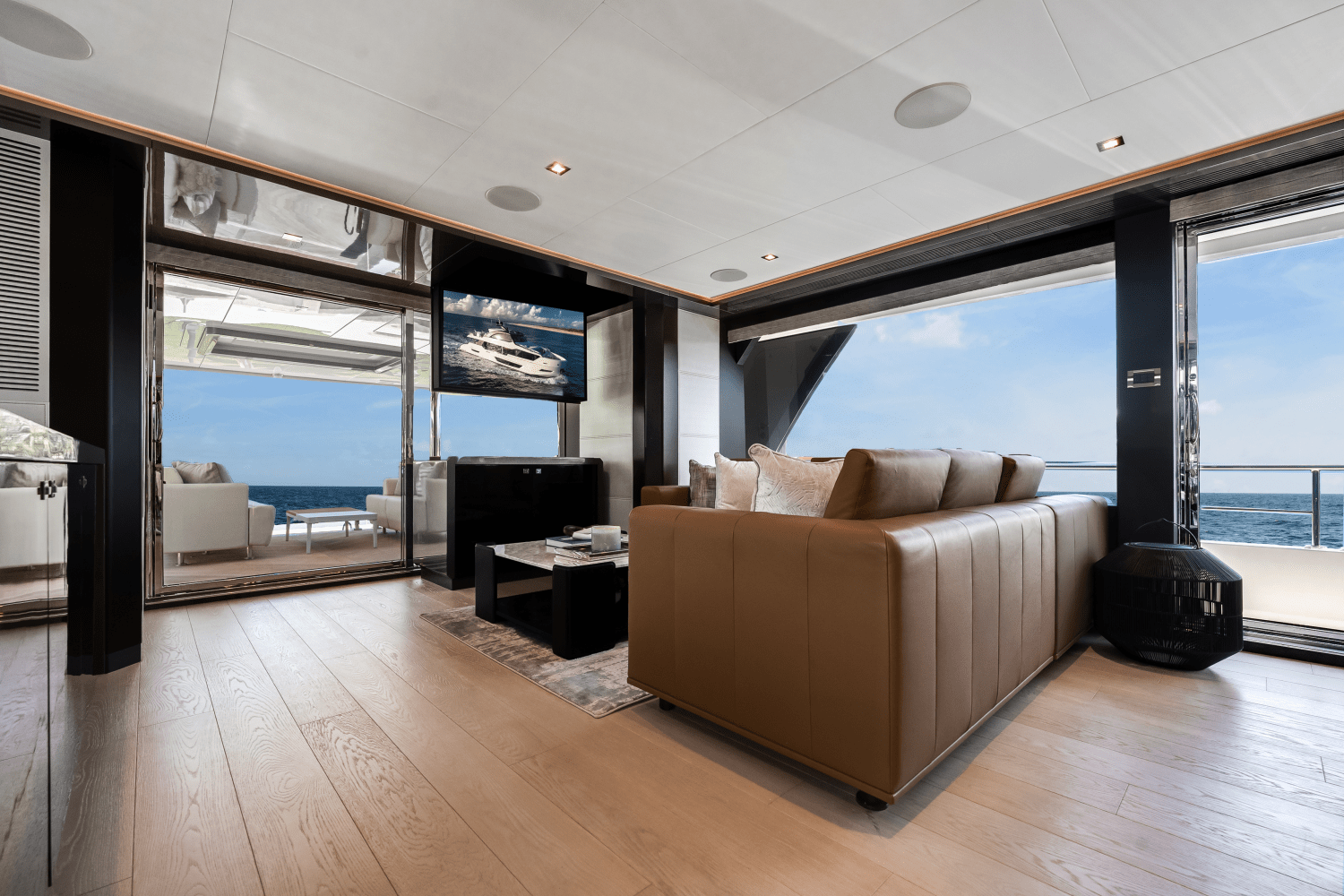 Slide: The Image of Ocean Alexander 28 Explorer 2023 - 8