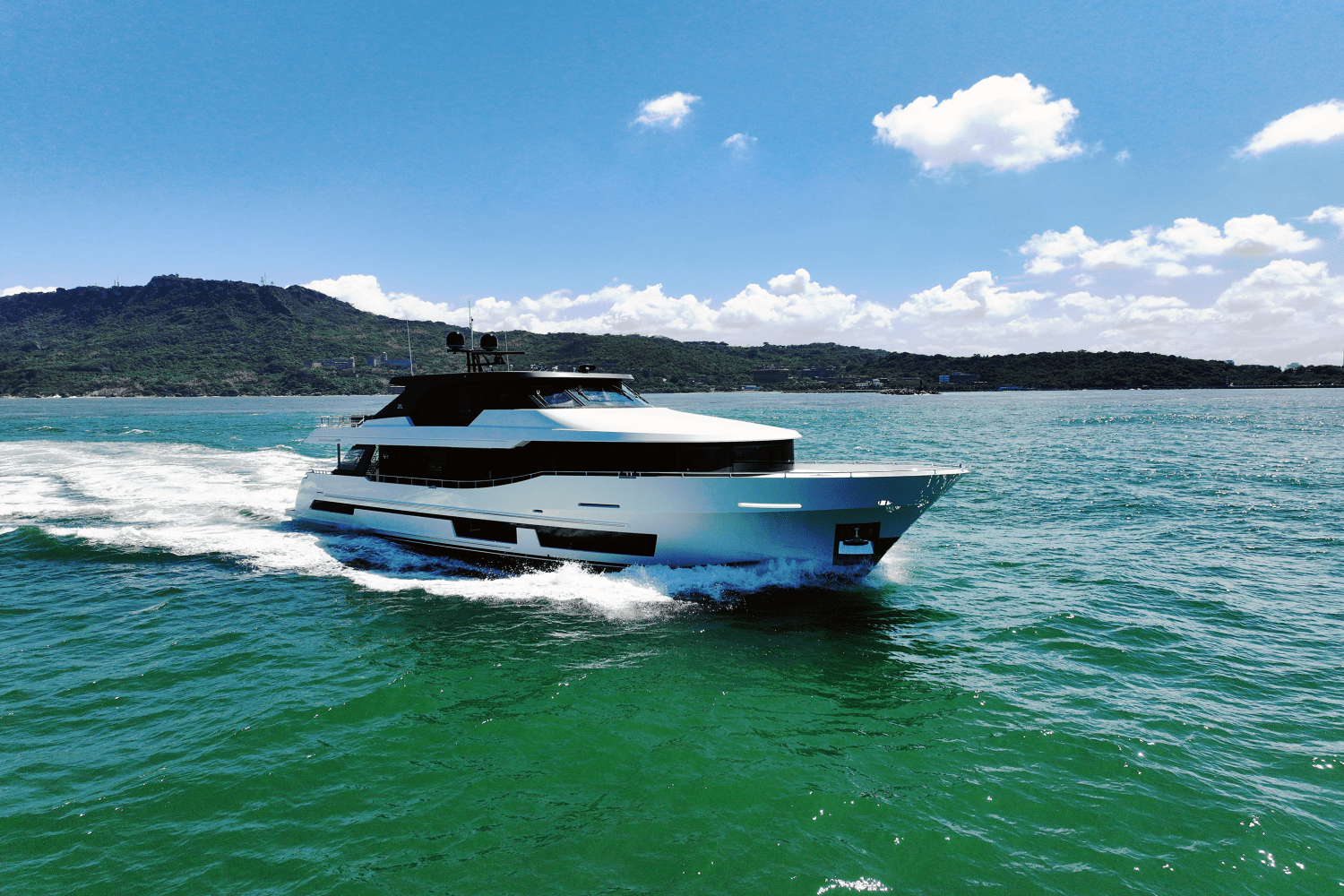 Slide: The Image of Ocean Alexander 28L 2025 - 0