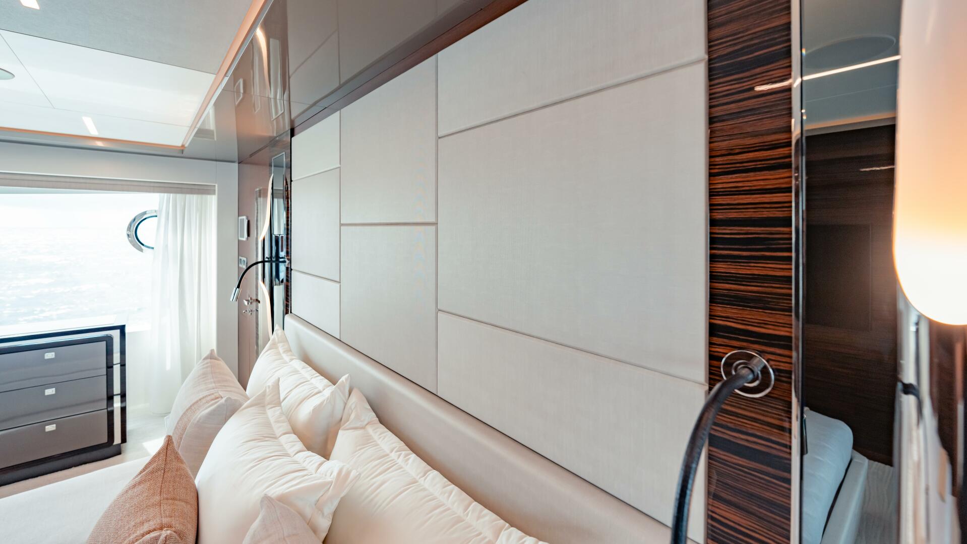 Slide: The Image of 2021 Ocean Alexander 28R - 5511745