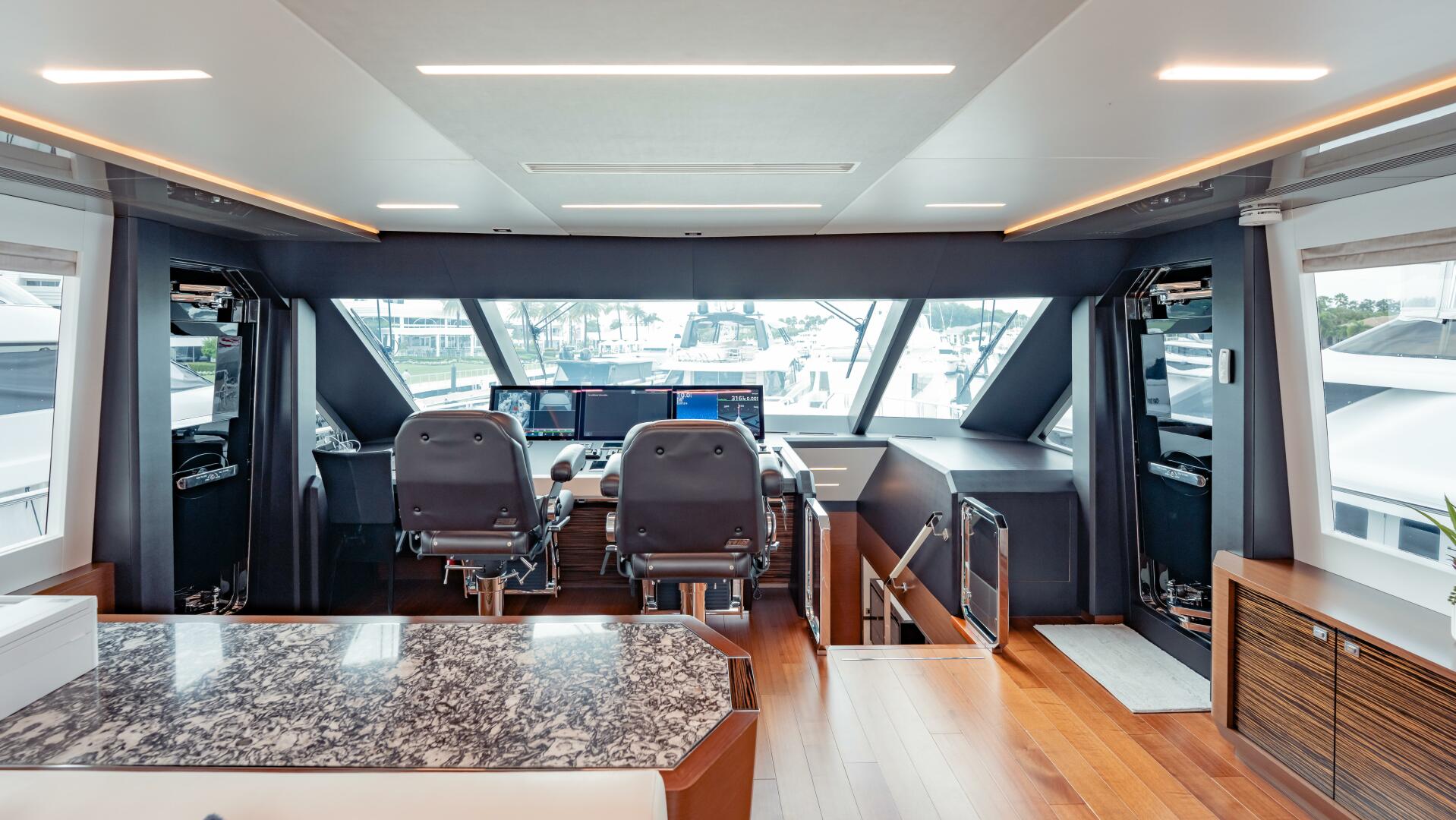 Slide: The Image of Ocean Alexander 28R 2021 - 5511841