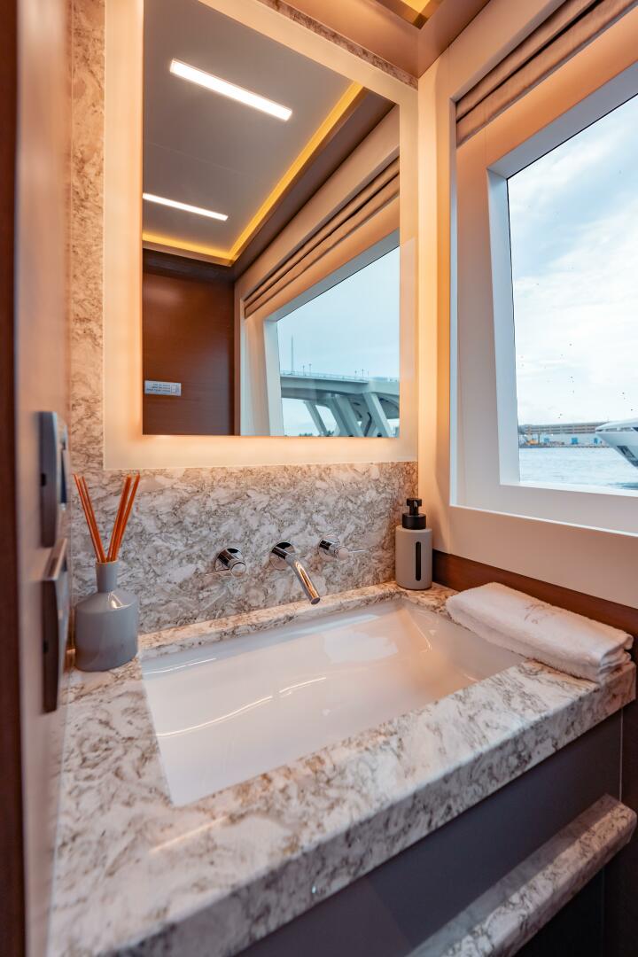 Slide: The Image of Ocean Alexander 28R 2021 - 5511846