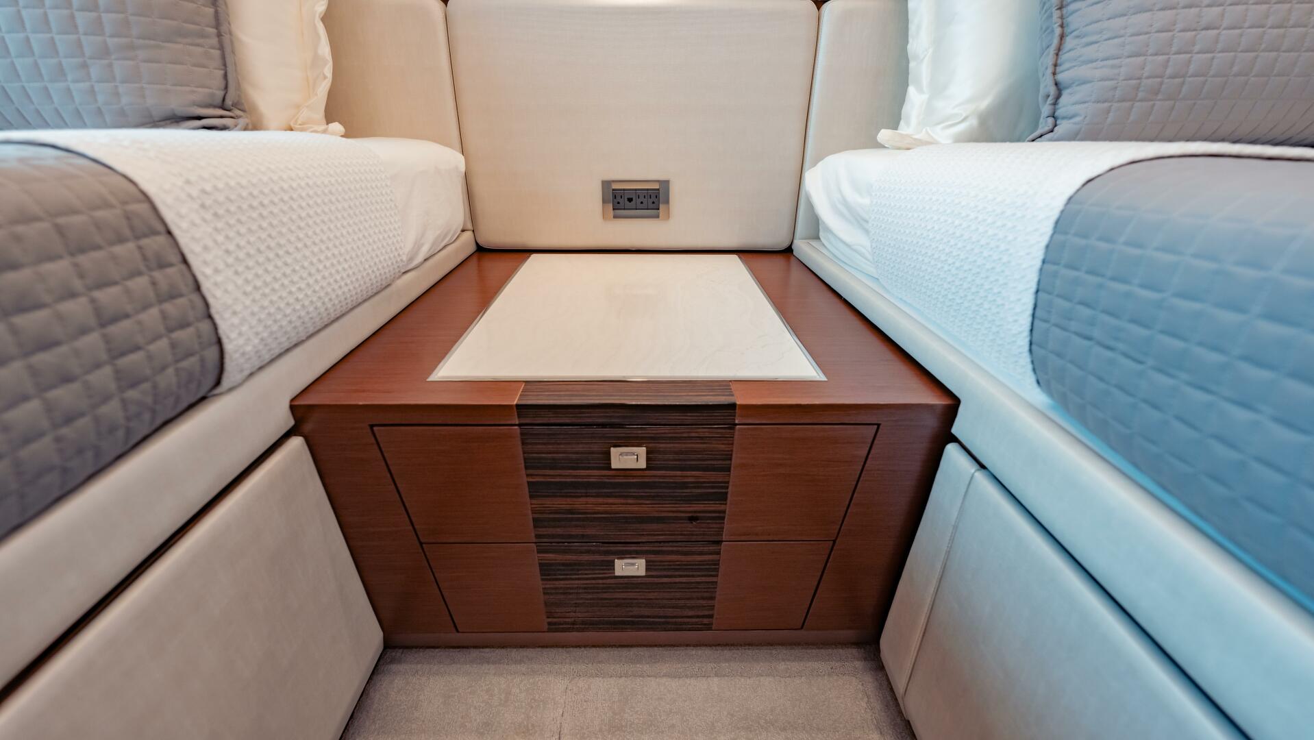 Slide: The Image of Ocean Alexander 28R 2021 - 5511849