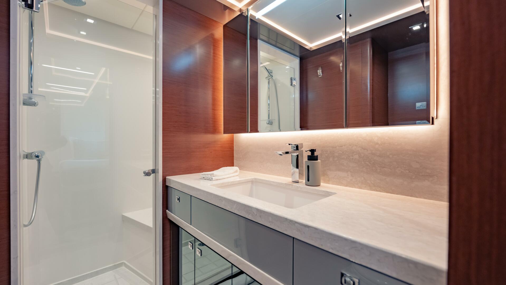 Slide: The Image of 2021 Ocean Alexander 28R - 5511851