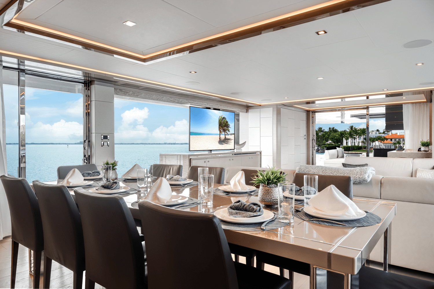 Slide: The Image of Ocean Alexander 30R 2024 - 15