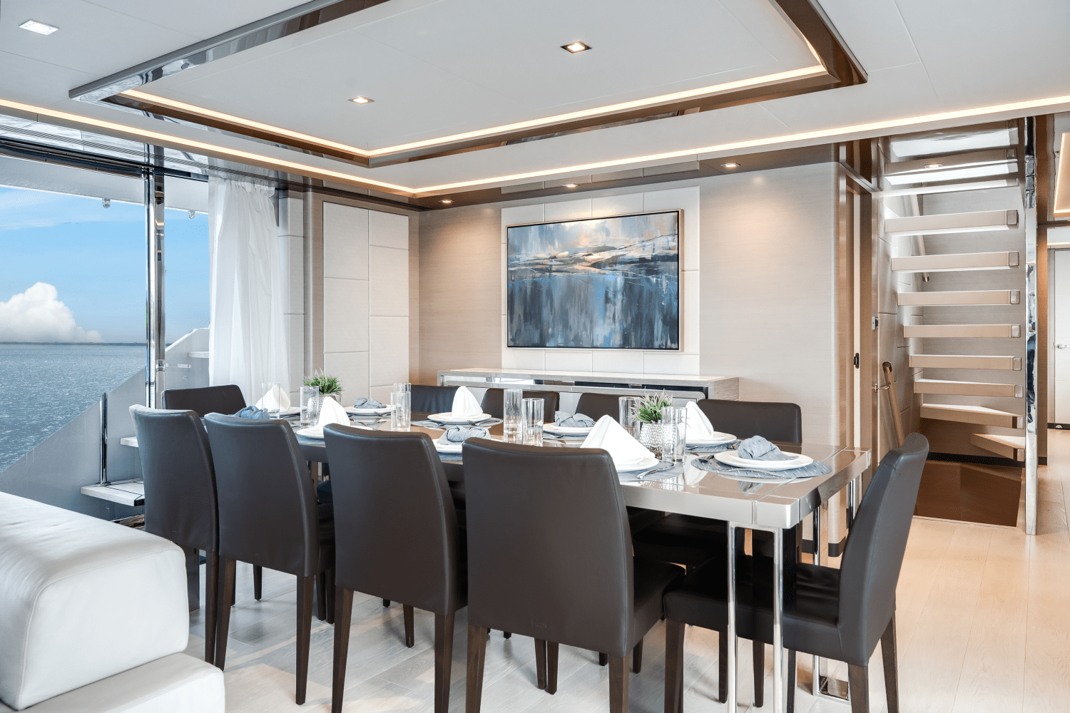 Slide: The Image of Ocean Alexander 30R 2024 - 18