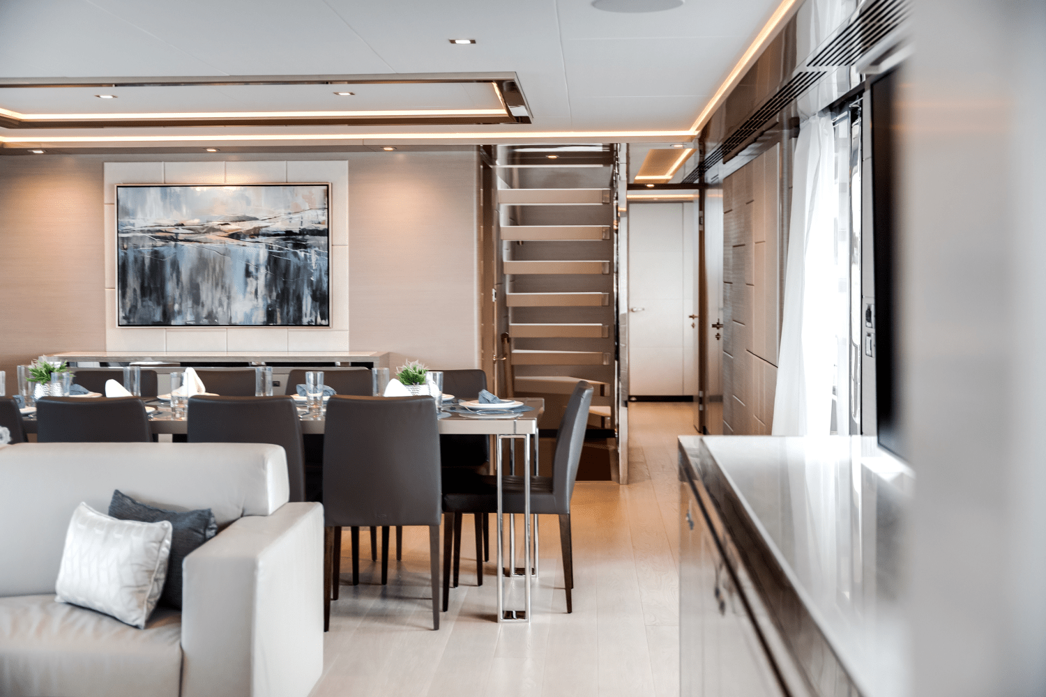 Slide: The Image of Ocean Alexander 30R 2024 - 19