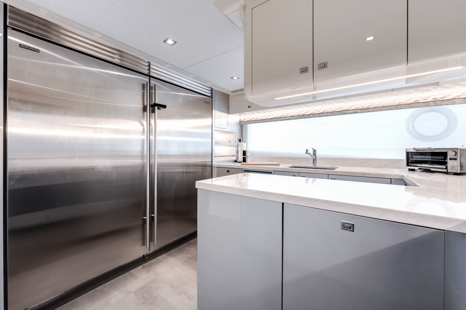 Slide: The Image of Ocean Alexander 30R 2024 - 24