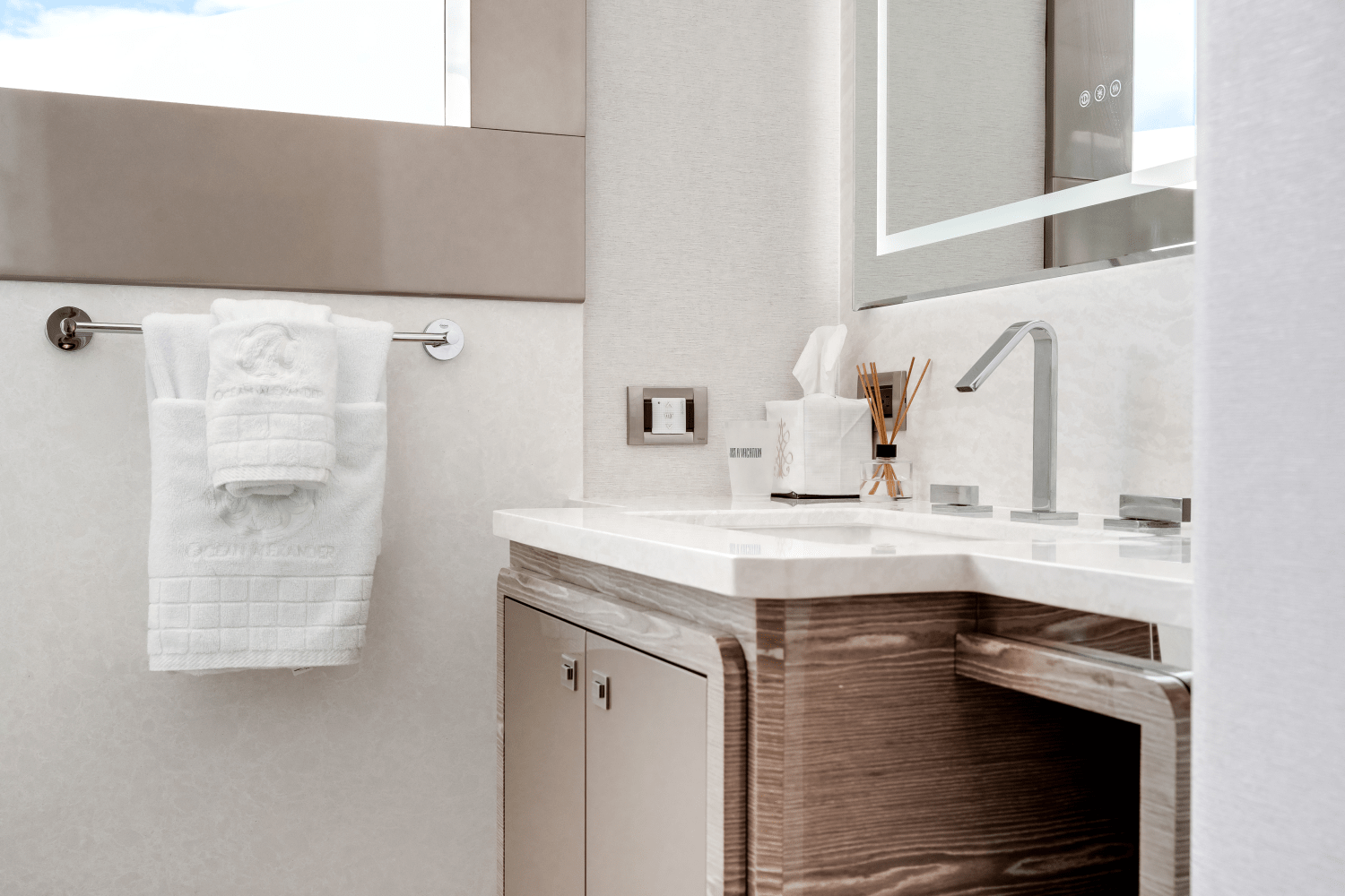 Slide: The Image of Ocean Alexander 30R 2024 - 43