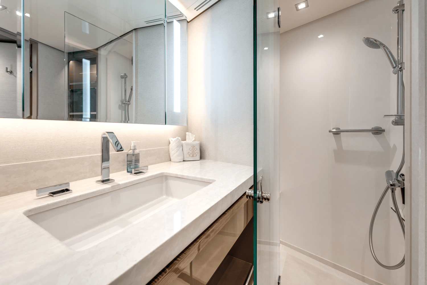 Slide: The Image of Ocean Alexander 30R 2024 - 48