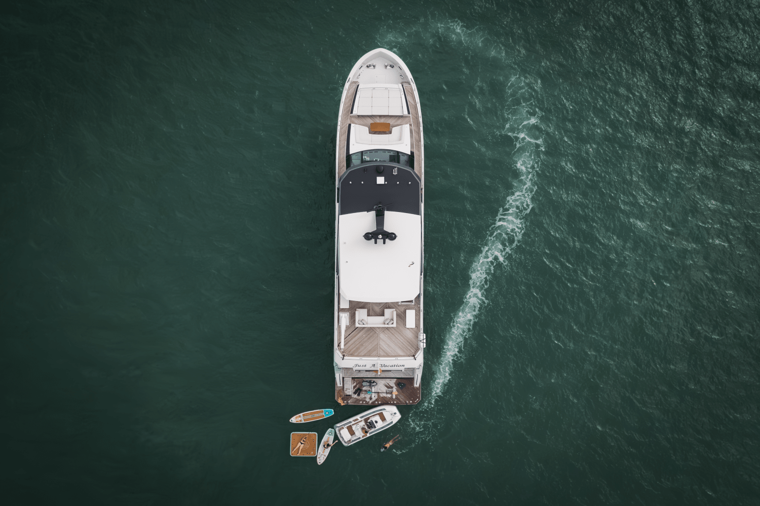 Slide: The Image of Ocean Alexander 30R 2024 - 6