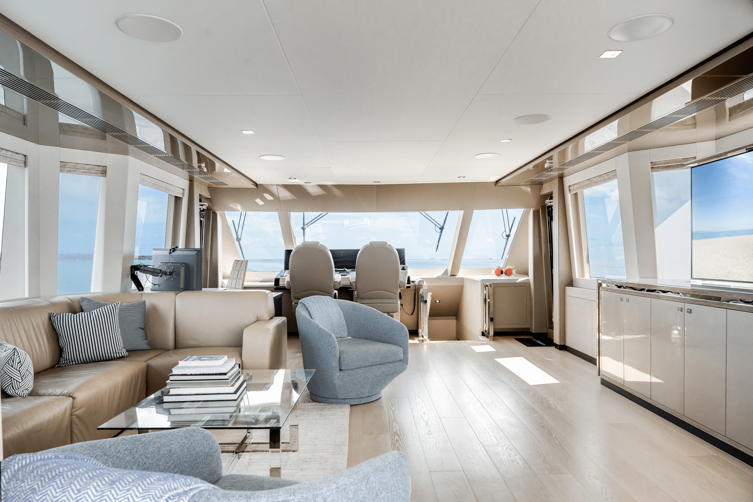 Slide: The Image of Ocean Alexander 30R 2024 - 63