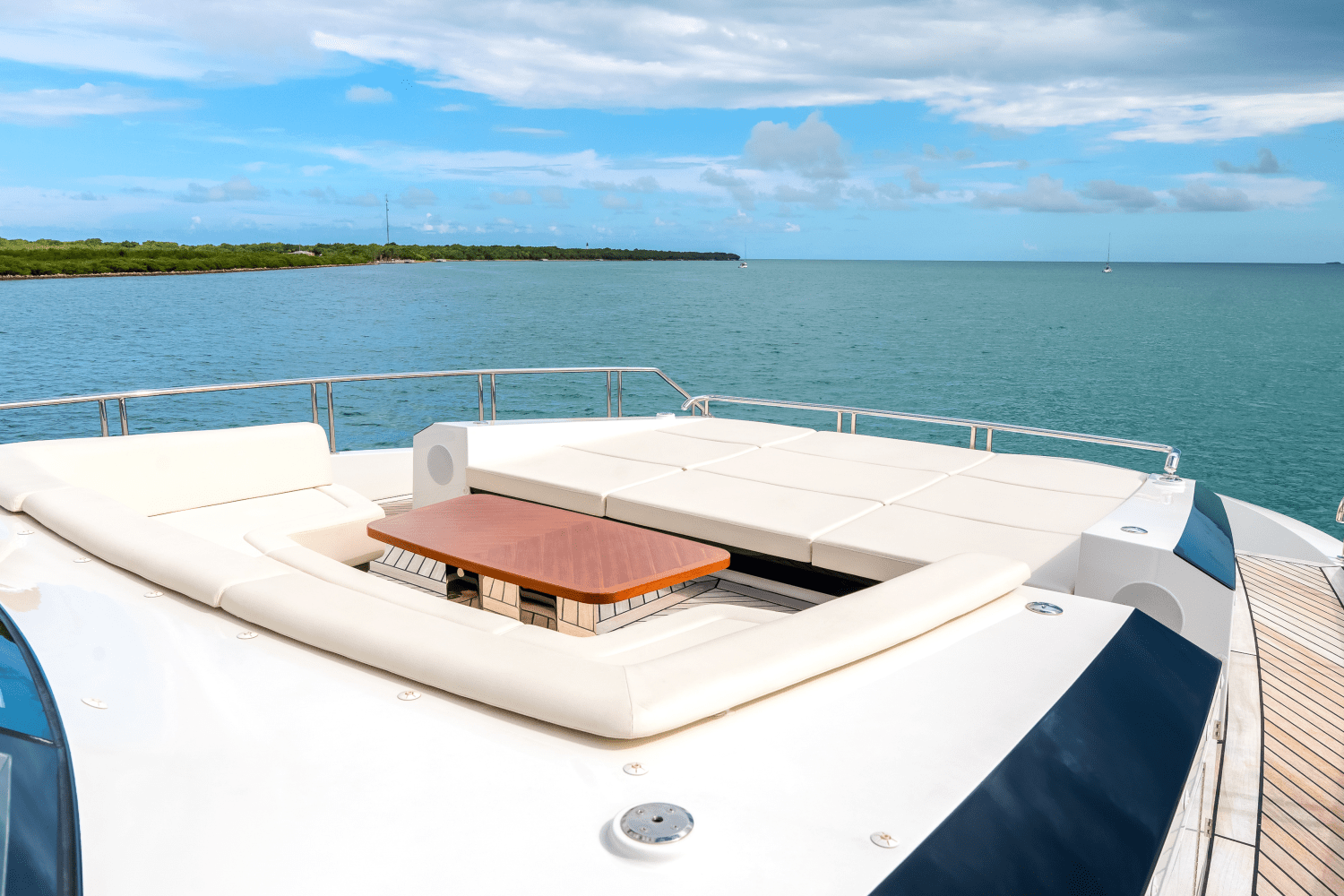 Slide: The Image of Ocean Alexander 30R 2024 - 84