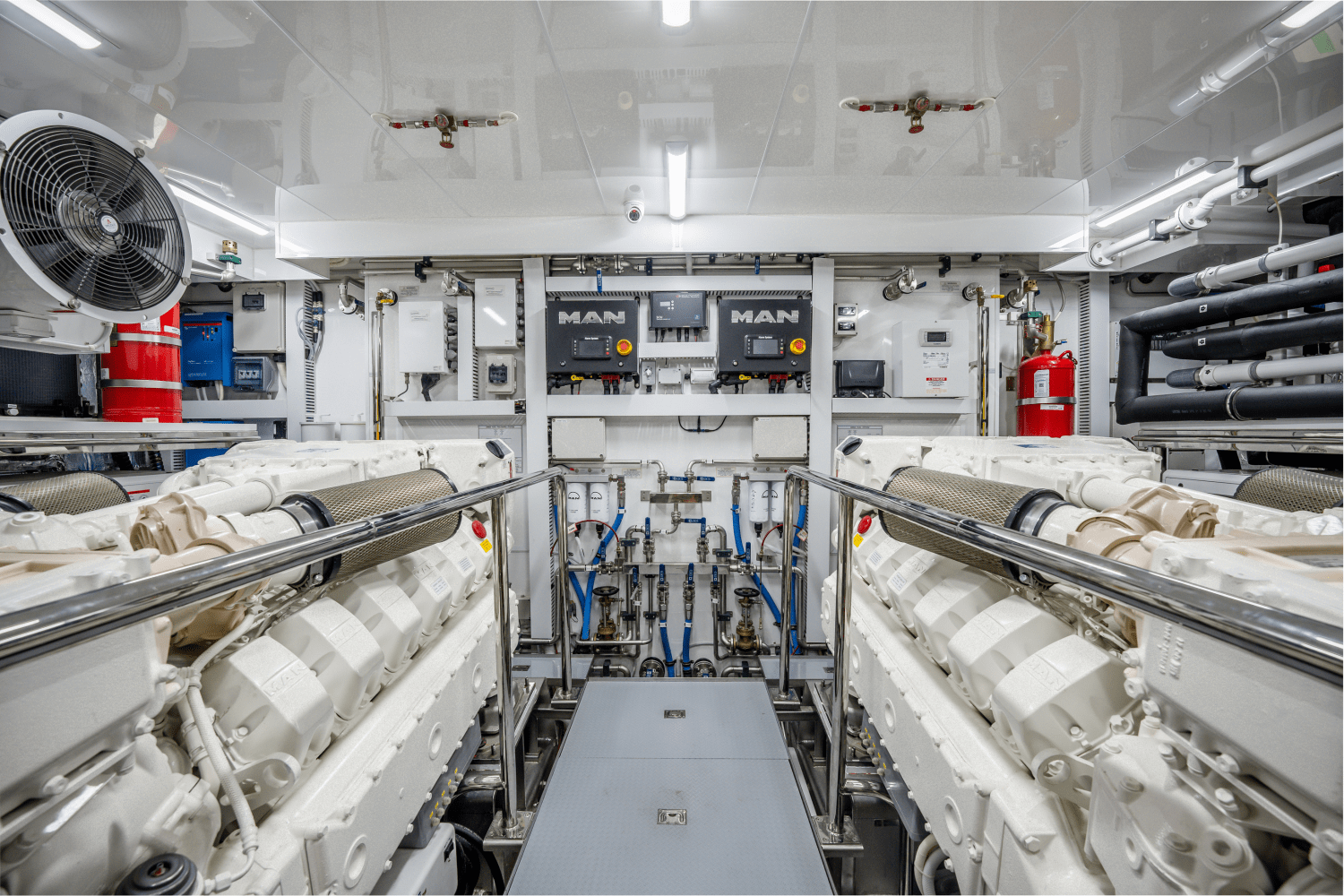 Slide: The Image of Ocean Alexander 30R 2024 - 90