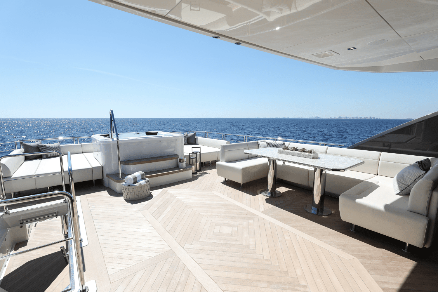 Slide: The Image of Ocean Alexander 32E 2023 - 15