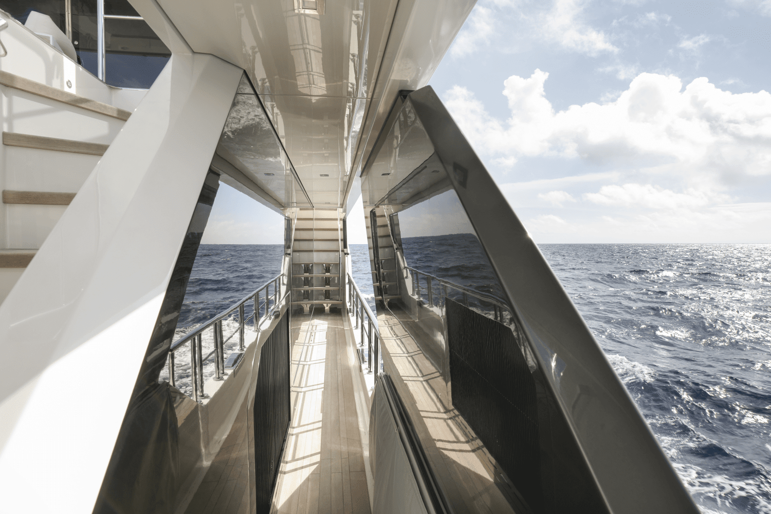 Slide: The Image of Ocean Alexander 32E 2023 - 34