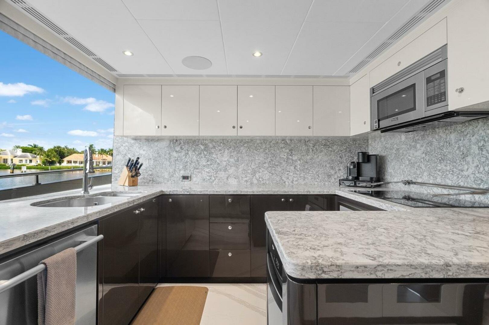 Slide: The Image of Ocean Alexander 106 Twin Dreams - Galley 2022 Ocean Alexander 106 Twin Dreams - 4736177