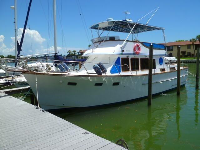 Slide: The Image of Ocean Alexander 43 (Tri-Cabin Trunk Trawler) 1981 - 7