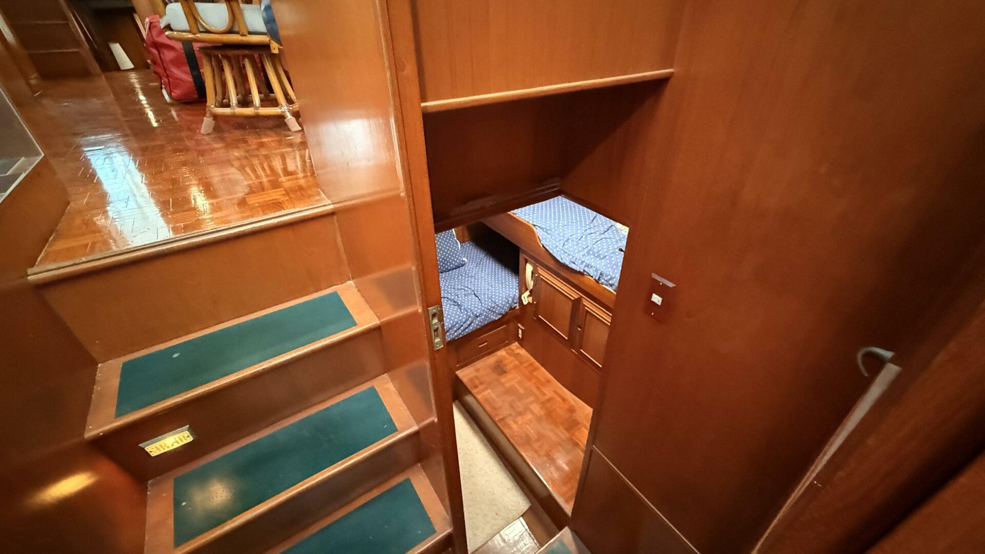 Slide: The Image of Ocean Alexander 546 1995 - 5427457