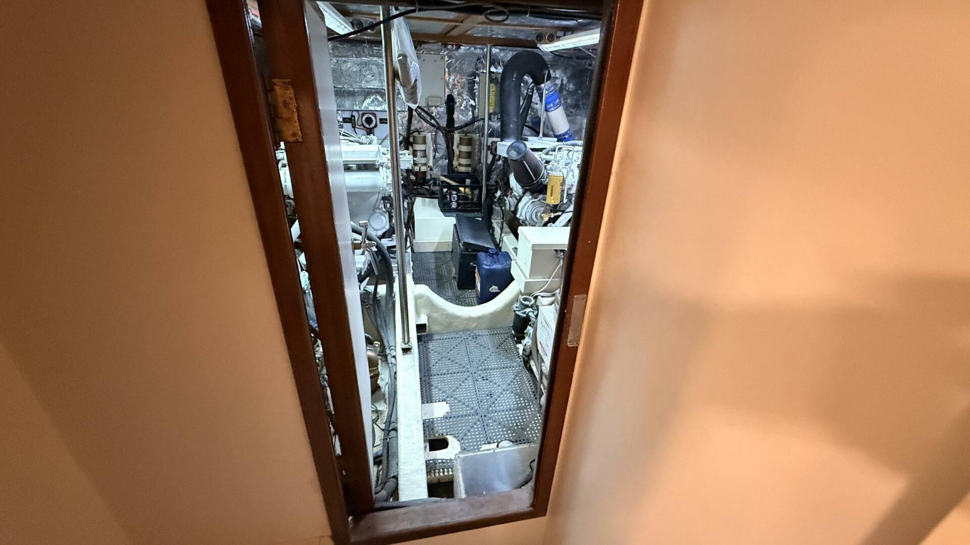 Slide: The Image of Ocean Alexander 546 1995 - 5427461