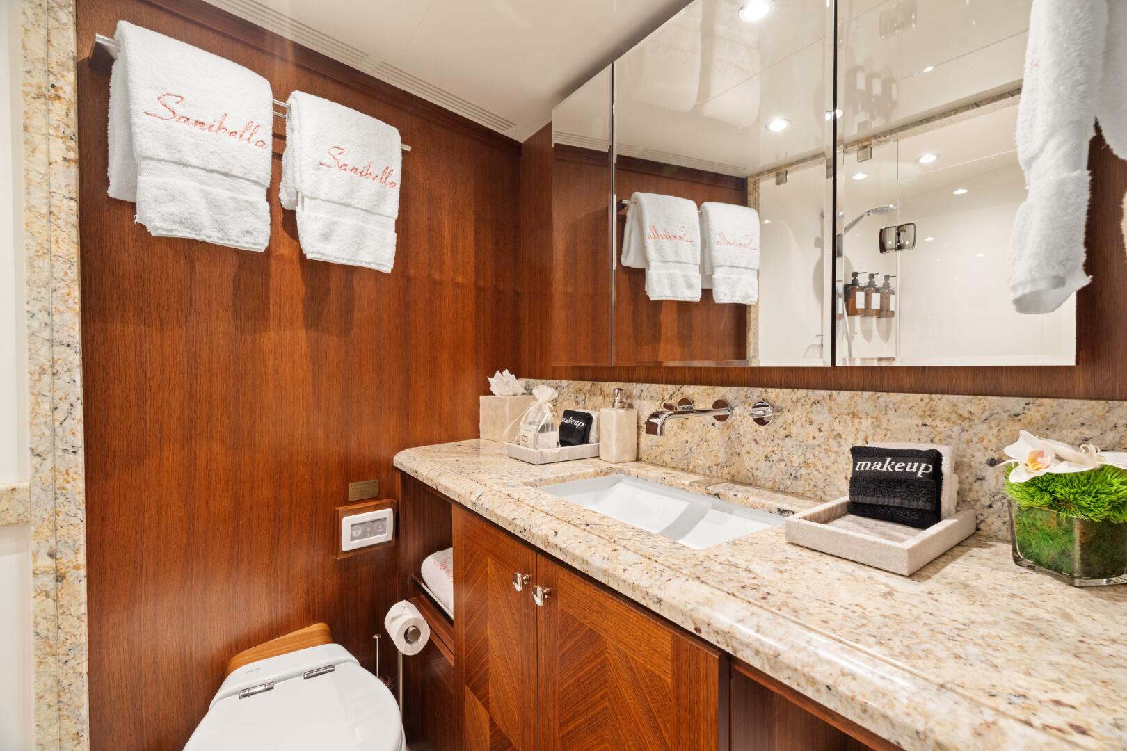 Slide: The Image of Ocean Alexander 88 Sanibella - Guest Head 2019 Ocean Alexander 88 Sanibella - 5120613