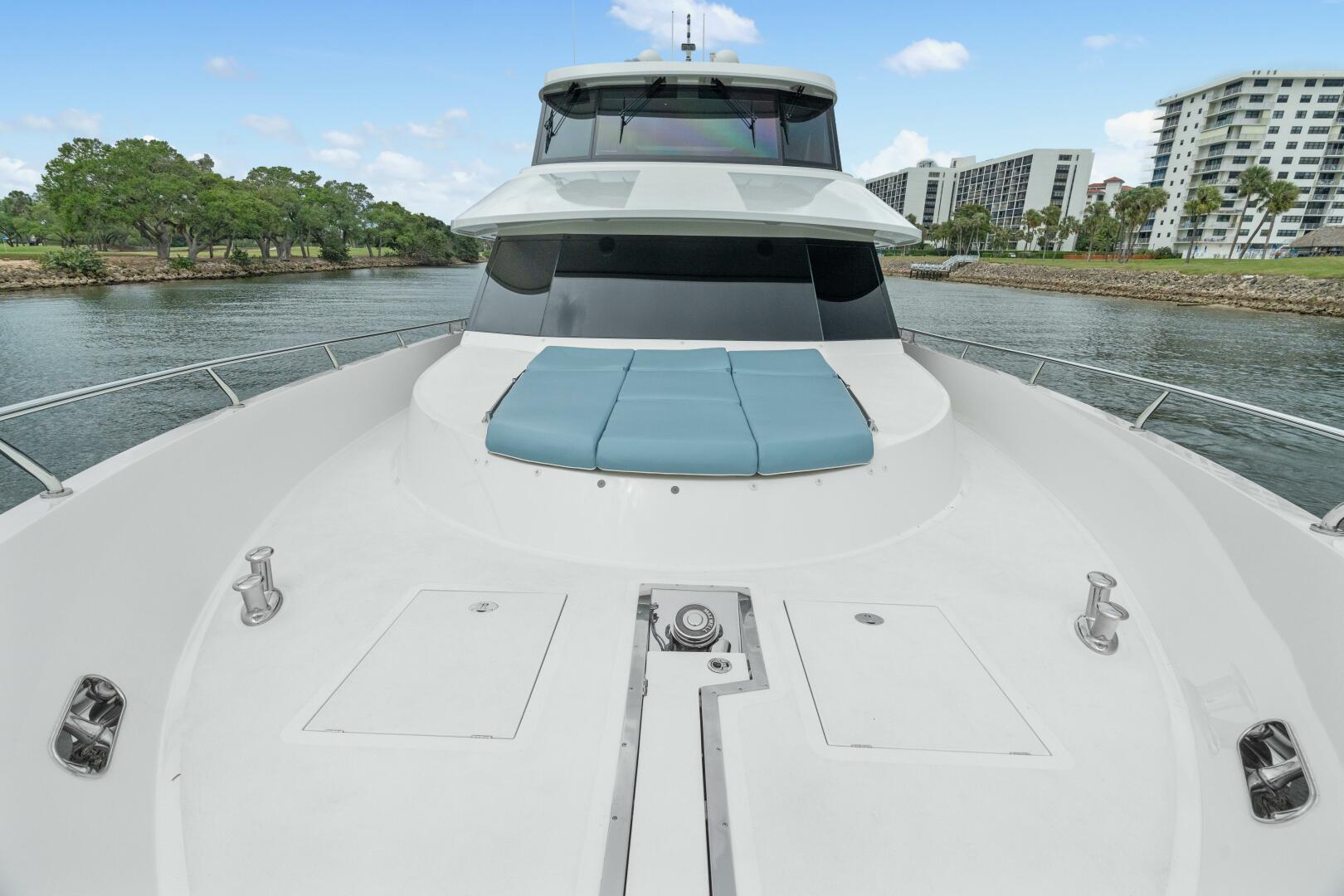 Slide: The Image of Ocean Alexander 88 Sanibella - Bow 2019 Ocean Alexander 88 Sanibella - 5120622