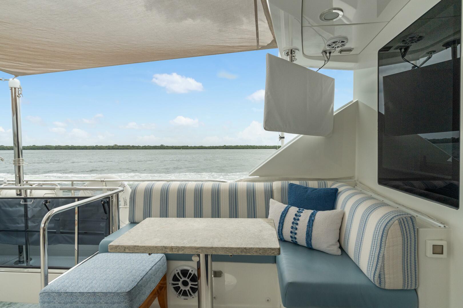 Slide: The Image of Ocean Alexander 88 Sanibella - Upper Deck 2019 Ocean Alexander 88 Sanibella - 5120649