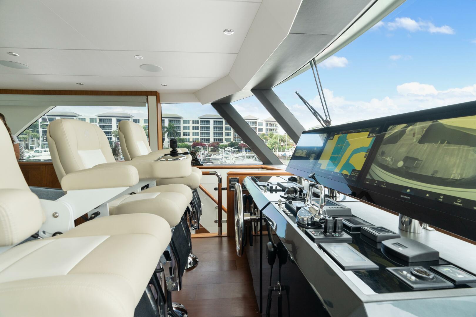 Slide: The Image of Ocean Alexander 88 Sanibella - Flybridge 2019 Ocean Alexander 88 Sanibella - 5120657