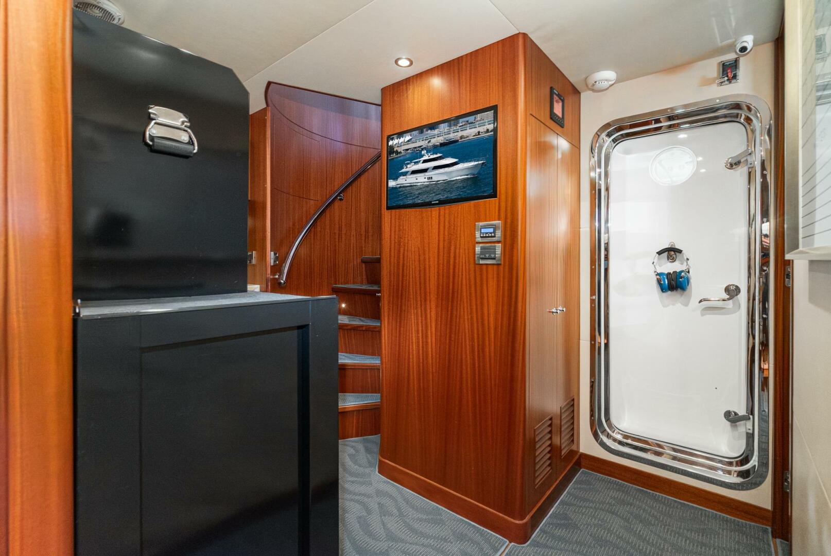 Slide: The Image of Crew Area 2 - 44