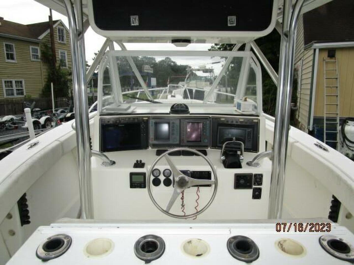 Slide: The Image of 31' Ocean Master helm2 - 3813869